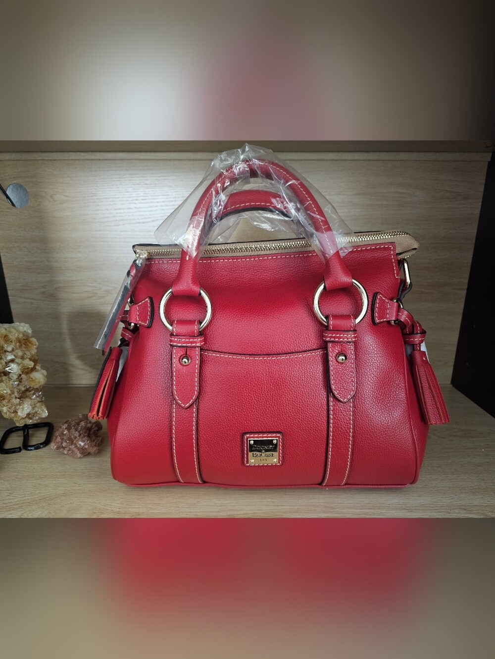 Dooney & Bourke Sorrento 30 With Pocket Satchel Leather Bag.